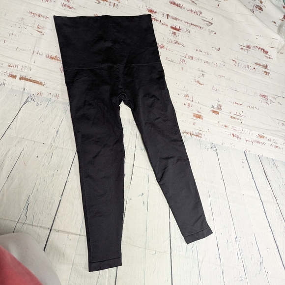 Belly Bandit Mother Tucker postpartum Black Leggings - Picture 6 of 7